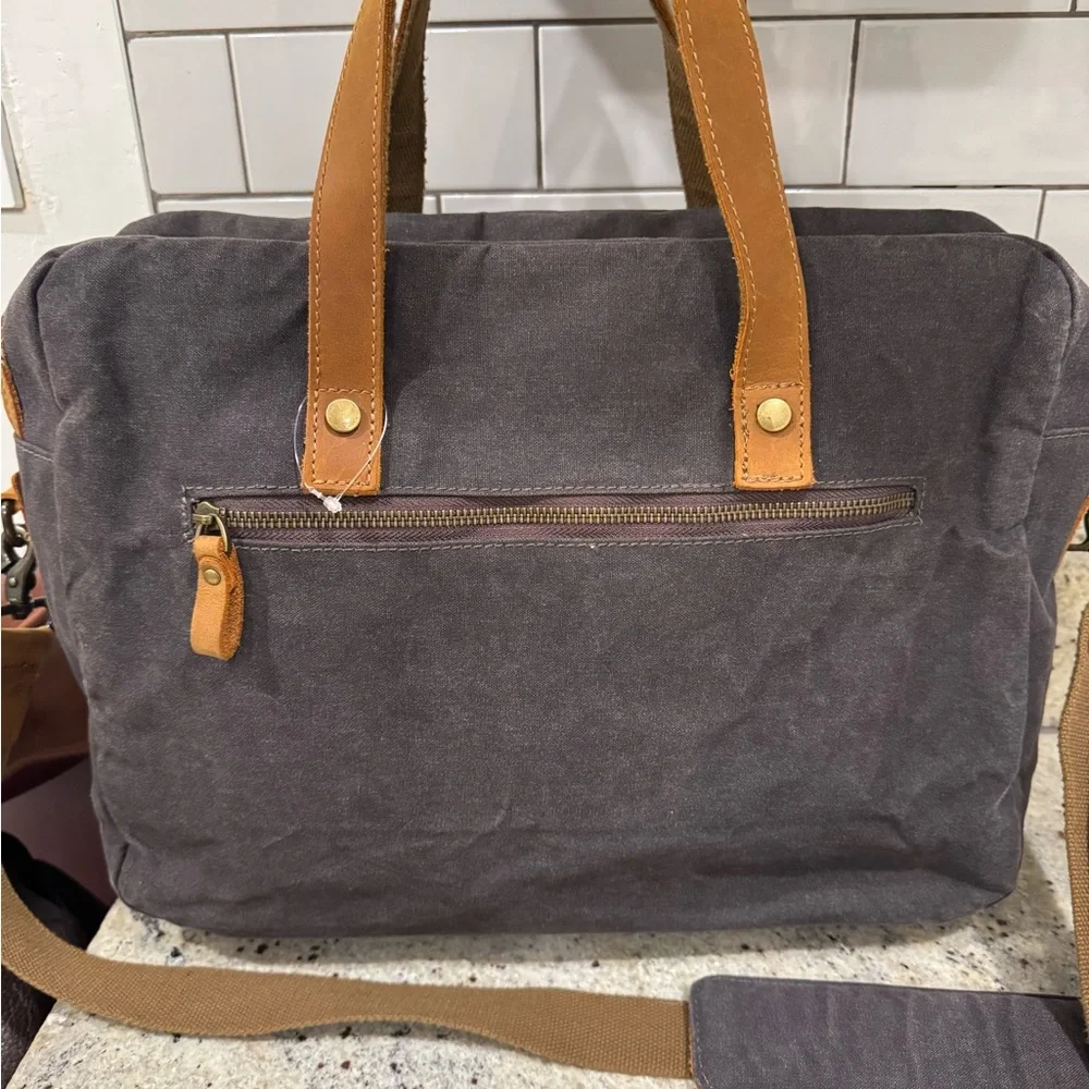 Genuine NUBILY tan canvas and leather messenger bag crossbody